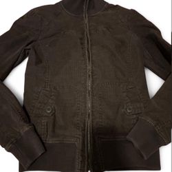 Woman’s Long Sleeve Zip Up