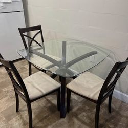 Table & Chairs