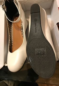 Daisy Fuentes white wedge