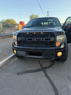 Ford F-150 Pickup Truck grille