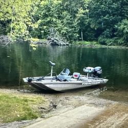 2012 Bass Tracker 