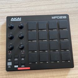 Akai MPD218