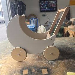 Moon shape stroller