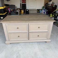 Dresser Light Gray Wash