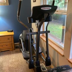 Life Fitness Elliptical Machine