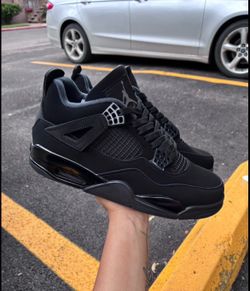 Black Cat Jordan 4