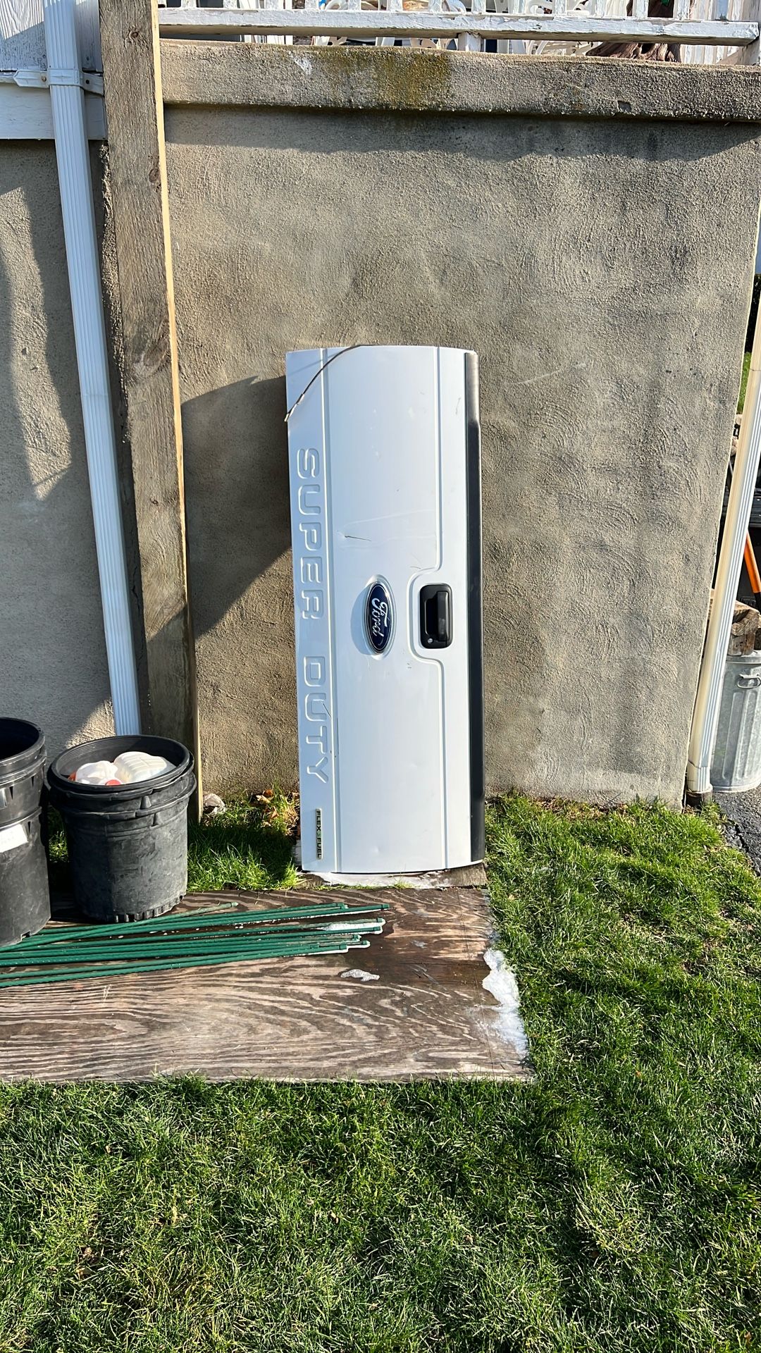 Complete Ford super duty tailgate