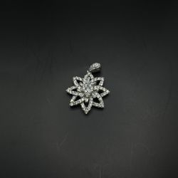 18K White Gold Flower Pendant with Diamonds – 5.60g, 1.80ct Diamonds
