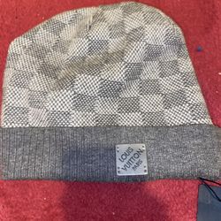 LV HAT