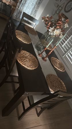 Dinning room table