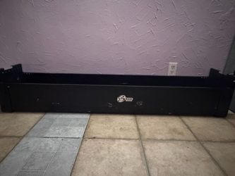 Truck tool box