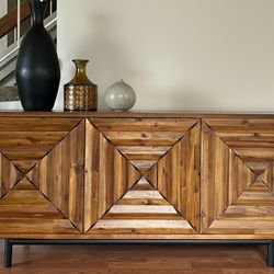 Ashley "Fair Ridge" Accent Cabinet