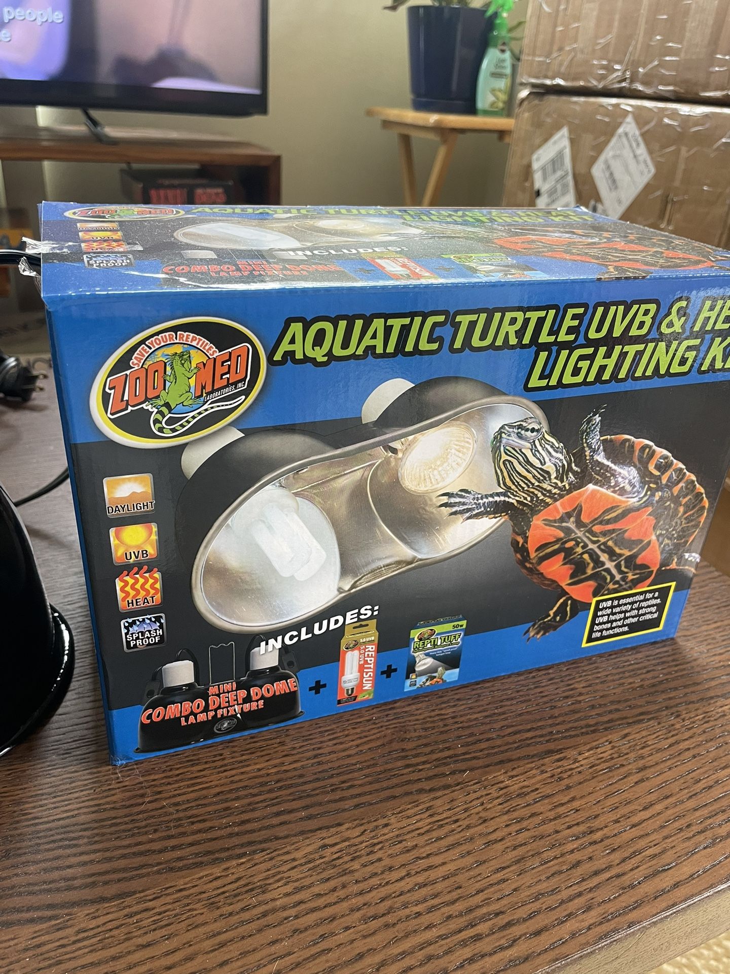 Zoo Med Aquatic Turtle UVB & Heat Lighting Kit