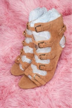 Suede heels (size 6)