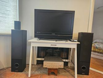 Stereo System Bundle – Amp + Speakers + CD Player