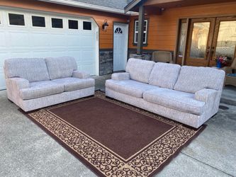 Ashley Mercado Series couch and loveseat - Amazing Condition