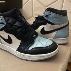 Jordan’s 1 blue white and black 6.5mens 8womens 