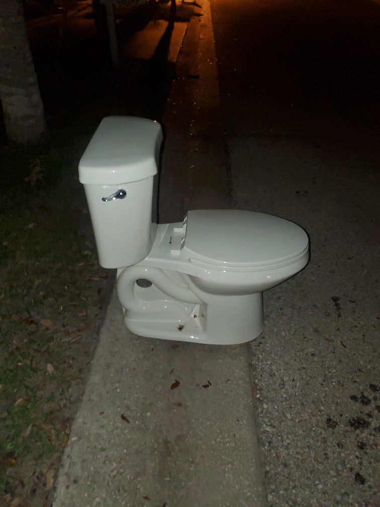 Free Toilet