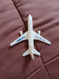1970's Delta Air Lines Tristar Plastic Toy Airplane