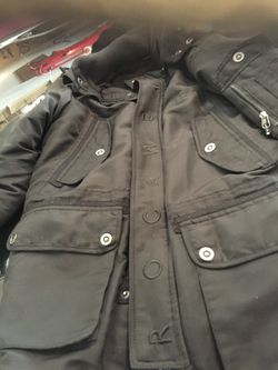 BOYS ROCA WEAR COAT SIZE 10/11
