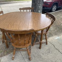 Sturdy Wood Dinnig Table Set