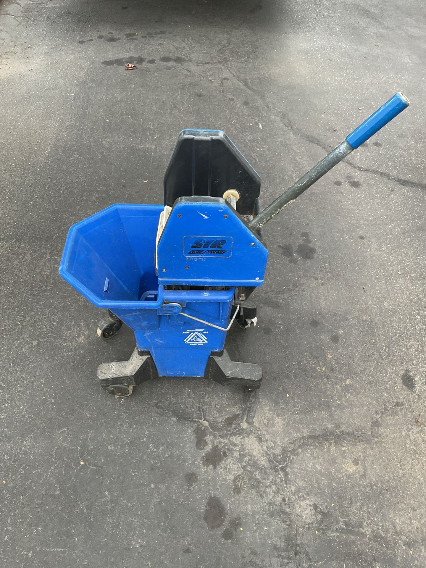 INDUSTRIAL SYR  INTERCHANGE MOP BUCKET WITH RINGER