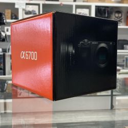Sony A6700 Kit w/ 16-50mm