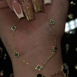 14k Gold Mini Clover Bracelet 🖤💍✨