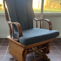 Wooden Rocking chair