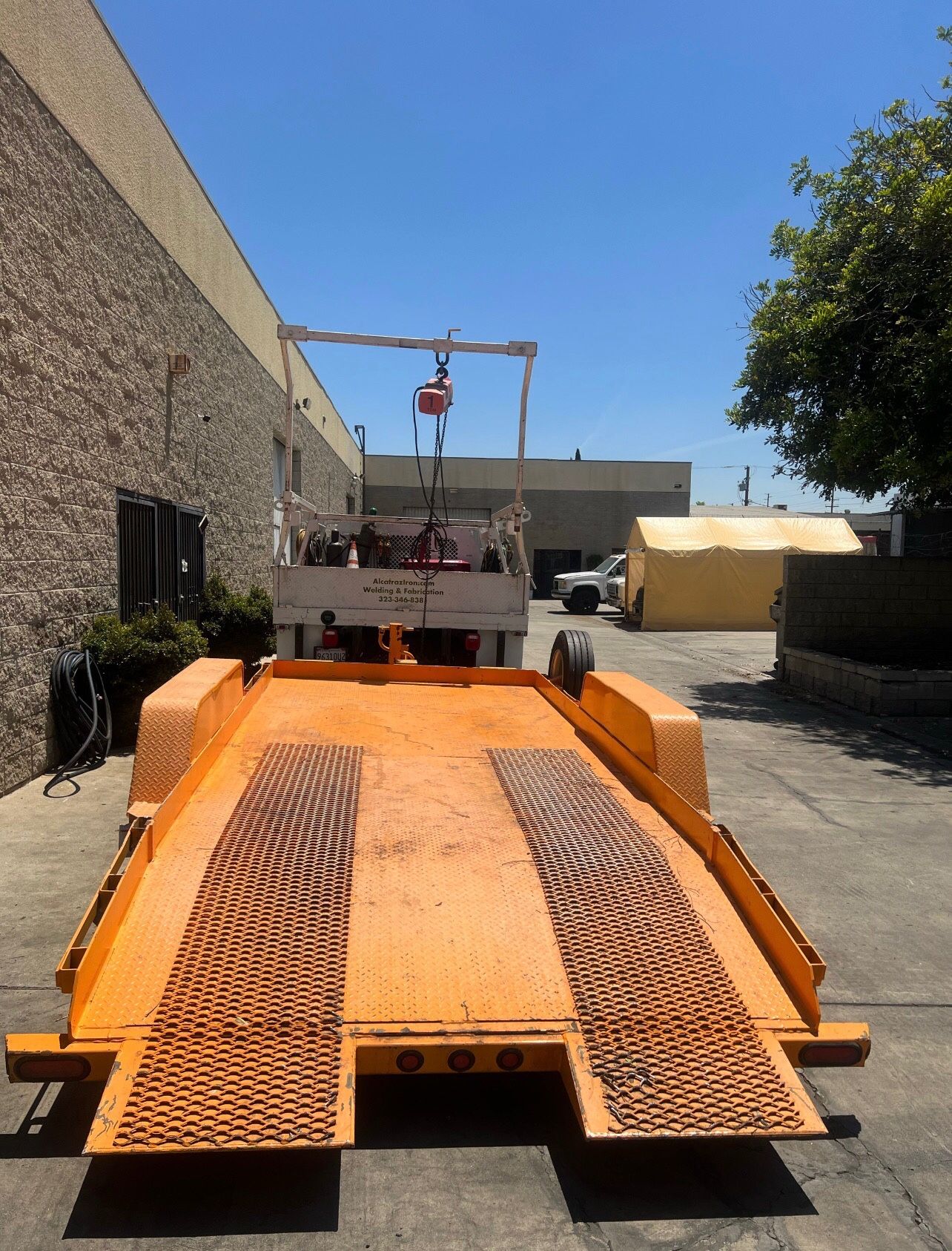 Deluxe Gravity Tilt Forklift Trailer – 16 ft. - $8,000 (South El Monte)