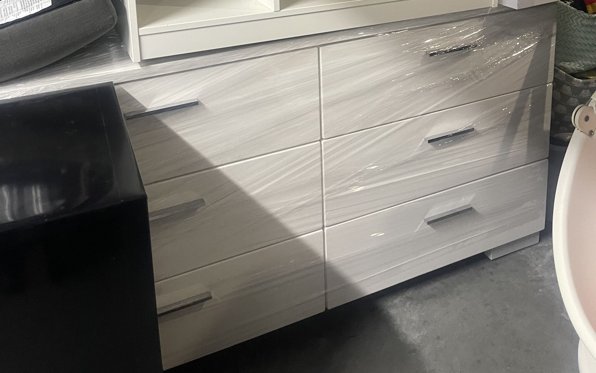 Excellent Condition White Dresser OBO