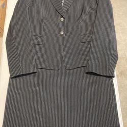 WOMENS TAHARI SUIT