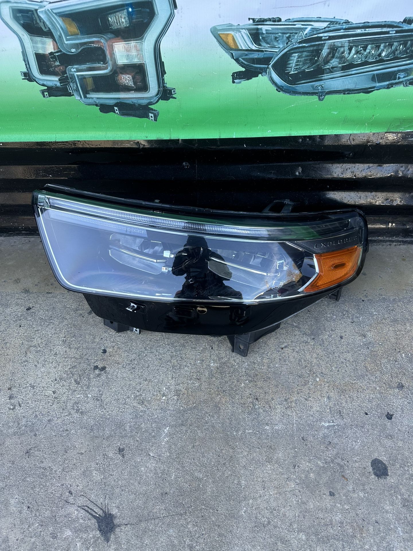 2020-2023 Ford Explorer Xlt Headlight Oem