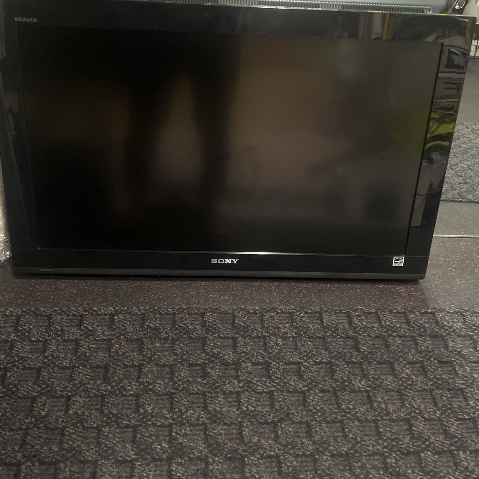 SONY TV 32” KDL32BX320
