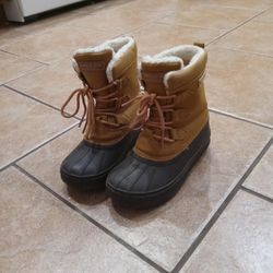 Kids Snow Boots Size 12. 