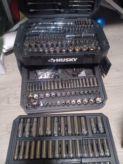 300 OR MORE HUSKY TOOLS .