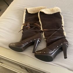 MICHAEL KORS WOMEN BOOTS SIZE 8 LOOKS LIKE NEW 
