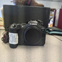 Canon EOS R6 NO LENS COMES WITH A BATTERY N Charger 