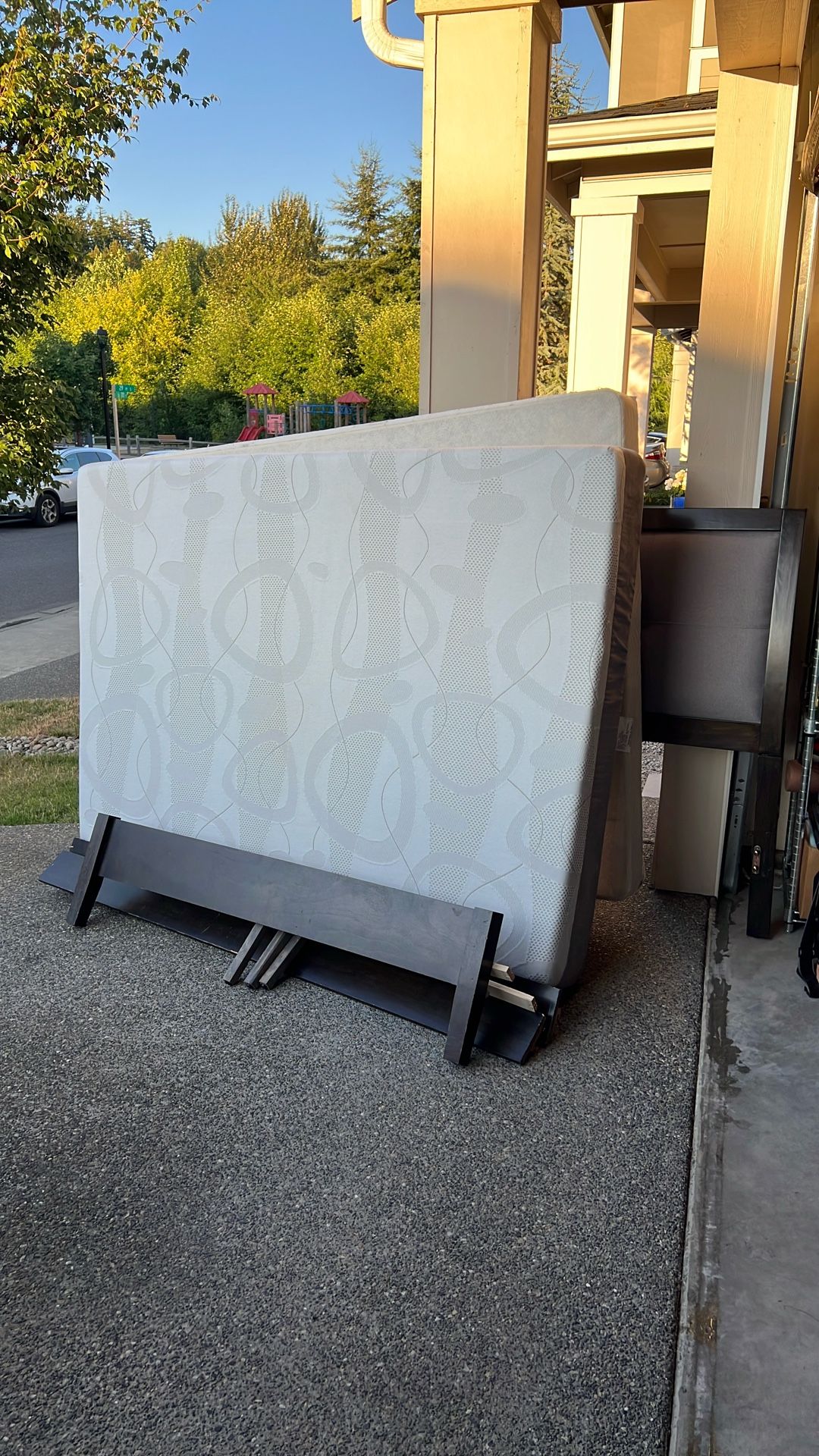 Queen Size Mattress Box Spring and Frame
