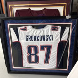 Rob Gronkowski signed Patriots Jersey