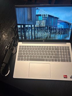 HP 15.6 inch FHD IPS Touch Windows Laptop AMD Ryzen 5 7520U 8GB 1TB SSD Natural Silver