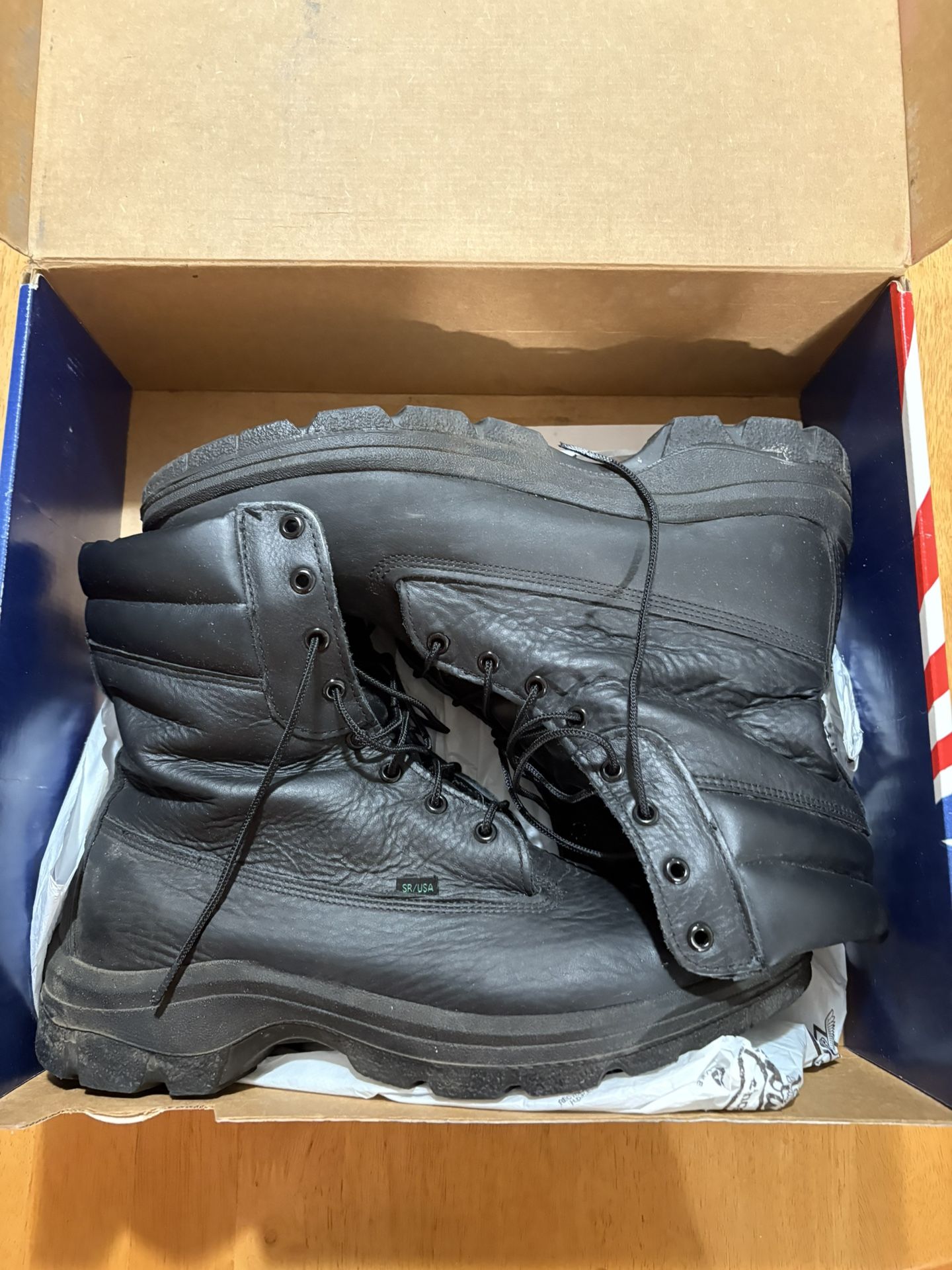 Men's Thorogood 8" WP/Insulated Work Boots. Size 10 & 1/2