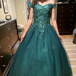 Brand New Emerald Quinceniera Dress (size 6)