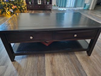 ā Espresso Coffee Table ā 50"x30"x20" ā $80 (Eastlake)