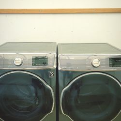 Barely Used (Super Capacity) Matching Samsung Frontloader Washer and Dryer Set Available