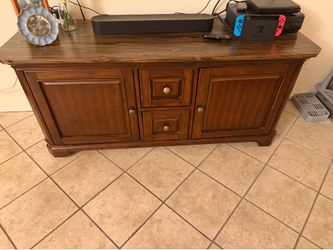 Entertainment center
