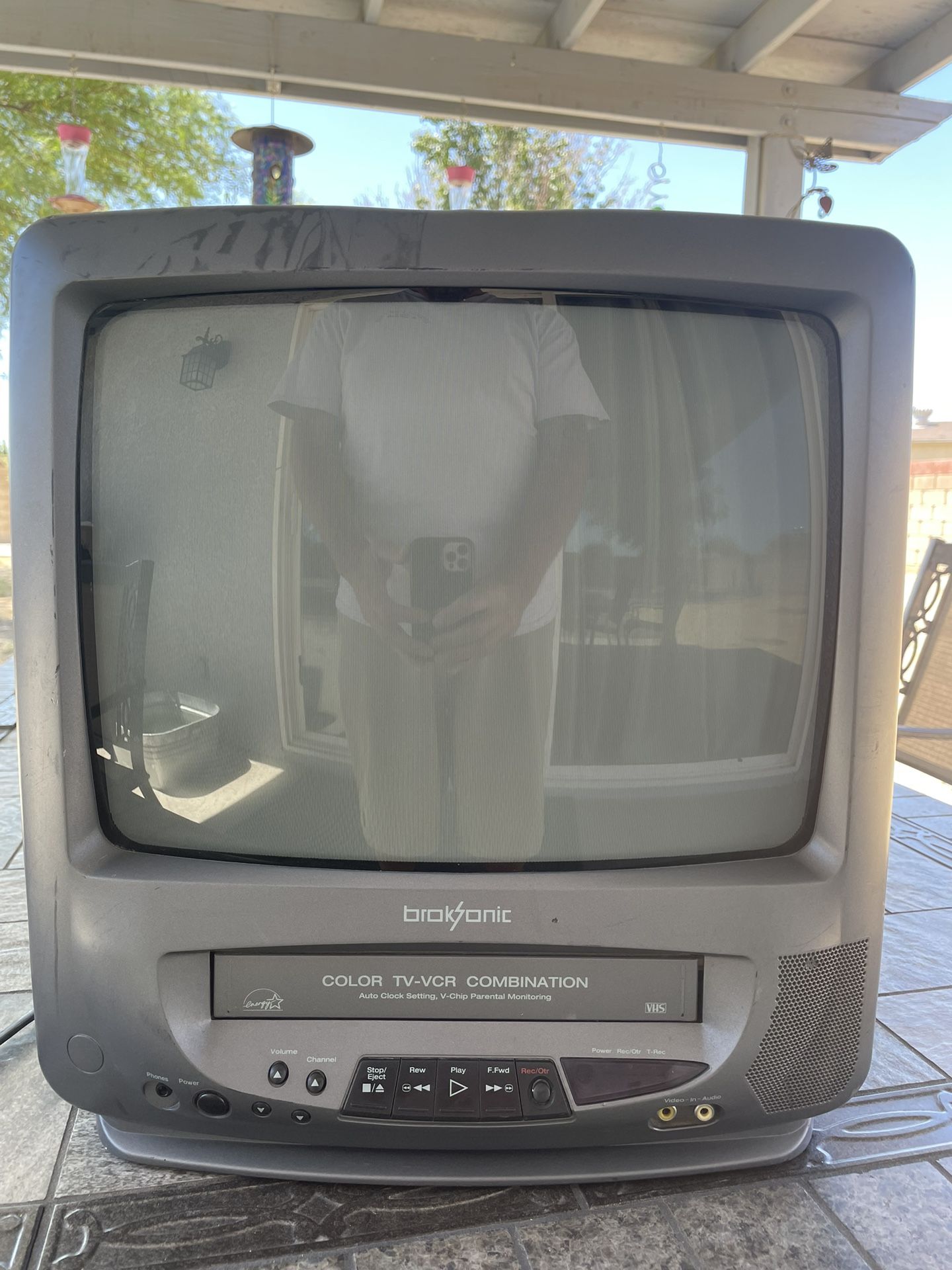 Broksonic CTSGT-8118CTT 13” Color TV VCR Combo