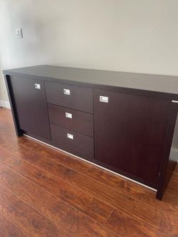 Buffet Table / Perfect Condition. high 32, deep 21.5, large 71