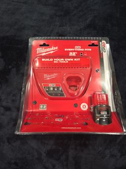 Milwaukee M12 Battery and Charger Starter Kit
