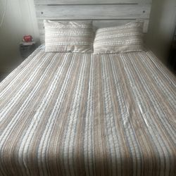 Queen Bed with Mattress 